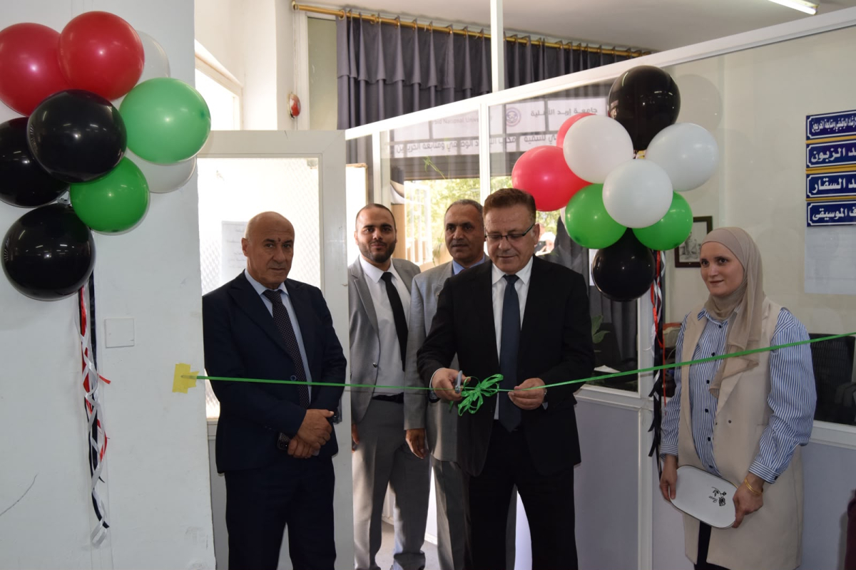 رئيس جامعة إربد الأهلية يَرعى افتتاح معرض مشاريع التخرج السنوي لطلبة قسم التصميم الجرافيكي...صور