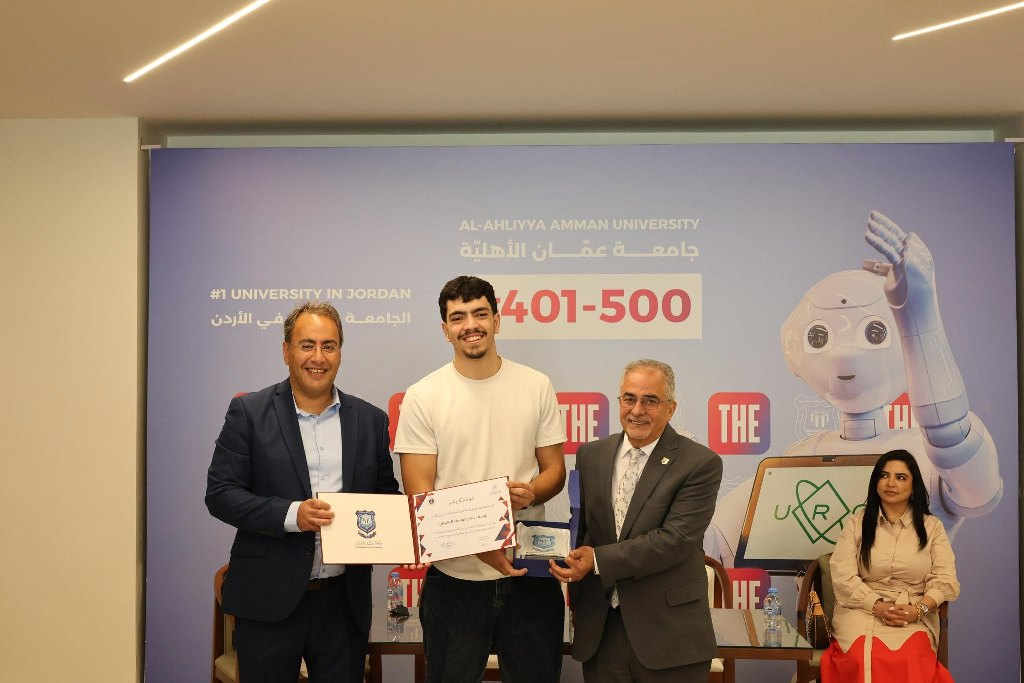 بالصور ... عمان الأهلية تحتفي بطلبتها المتميزين في مختلف المجالات وتكرّمهم تقديراً لإنجازاتهم - صورة 13