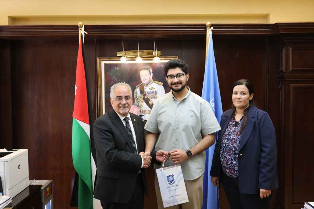 بالصور ... عمان الأهلية تحتفي بطلبتها المتميزين في مختلف المجالات وتكرّمهم تقديراً لإنجازاتهم - صورة 2