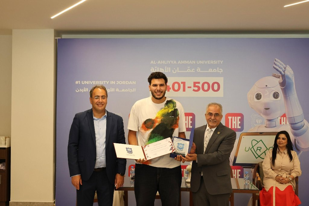 بالصور ... عمان الأهلية تحتفي بطلبتها المتميزين في مختلف المجالات وتكرّمهم تقديراً لإنجازاتهم - صورة 7