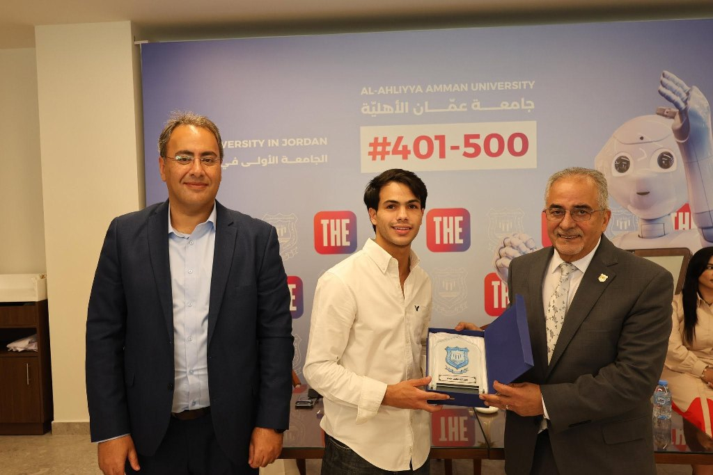 بالصور ... عمان الأهلية تحتفي بطلبتها المتميزين في مختلف المجالات وتكرّمهم تقديراً لإنجازاتهم - صورة 5
