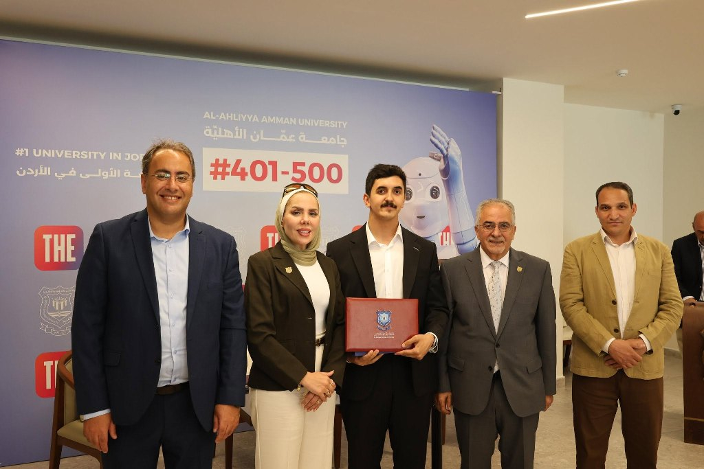 بالصور ... عمان الأهلية تحتفي بطلبتها المتميزين في مختلف المجالات وتكرّمهم تقديراً لإنجازاتهم - صورة 6